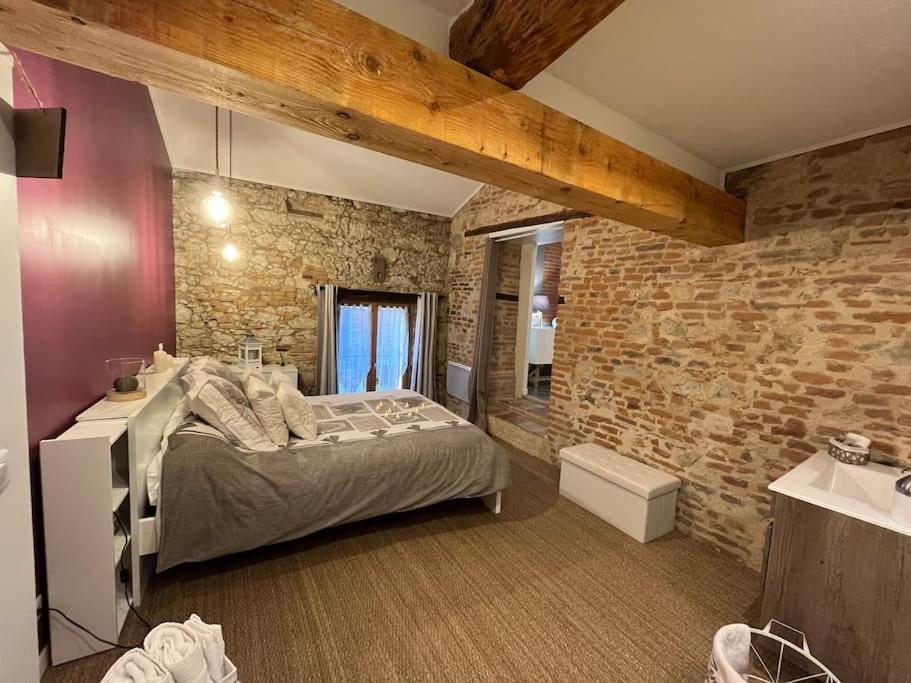 Gite Le Jardin Secret Et Gite Au Temps Suspendu Montpezat  Exterior foto